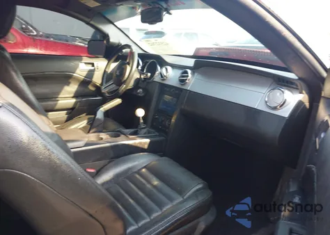 2008 Ford Mustang Gt Deluxe/Gt Premium из США, поврежденный, VIN 1ZVHT82H485128653